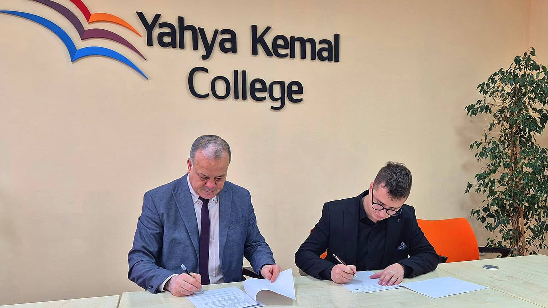 Youth Educational Forum (MOF) and Yahya Kemal College signed a Memorandum of Cooperation!